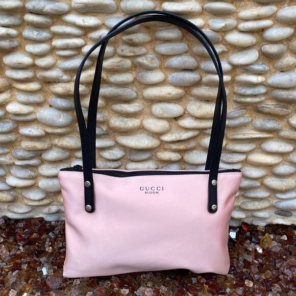 Gucci Bloom Parfum Pink Faux Satin Make Up/Cosmetic Pouch. NWOT - Picture 2 of 11